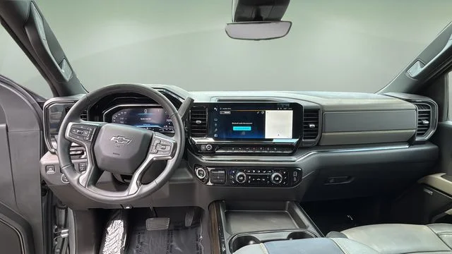 Used 2024 Gray Chevrolet ZR2 image 17