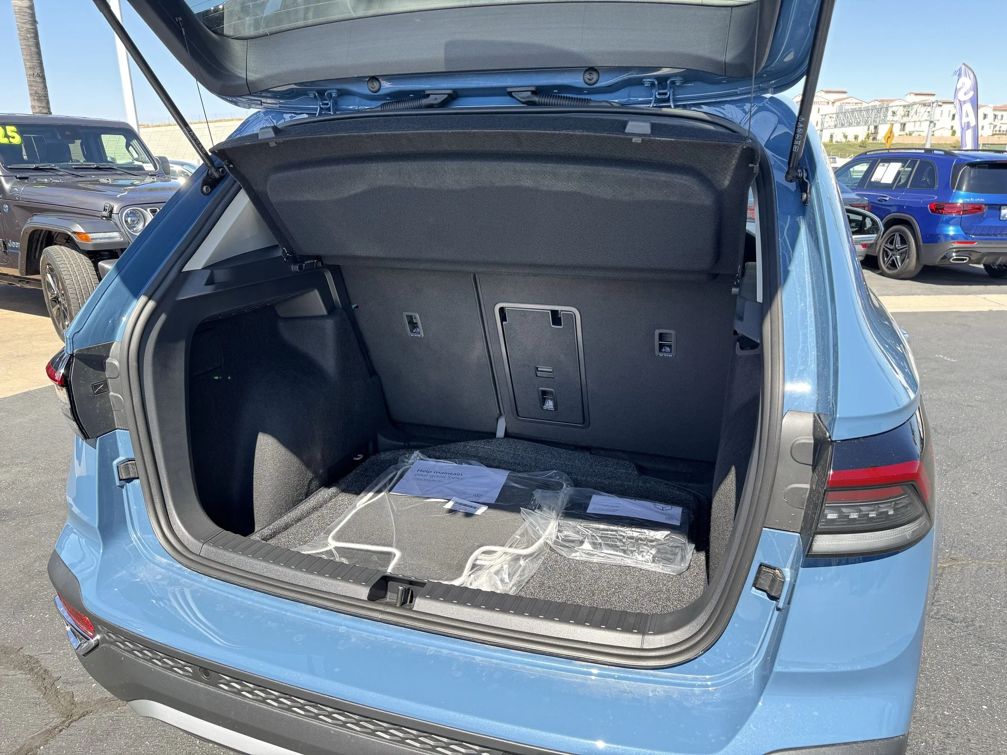 New 2026 Monterey Blue Pearl Volkswagen SE image 33