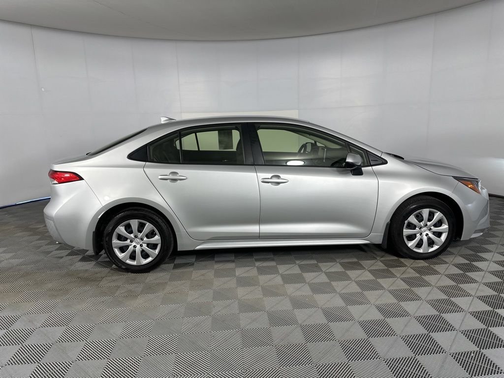 Used 2020 Silver Toyota LE image 10