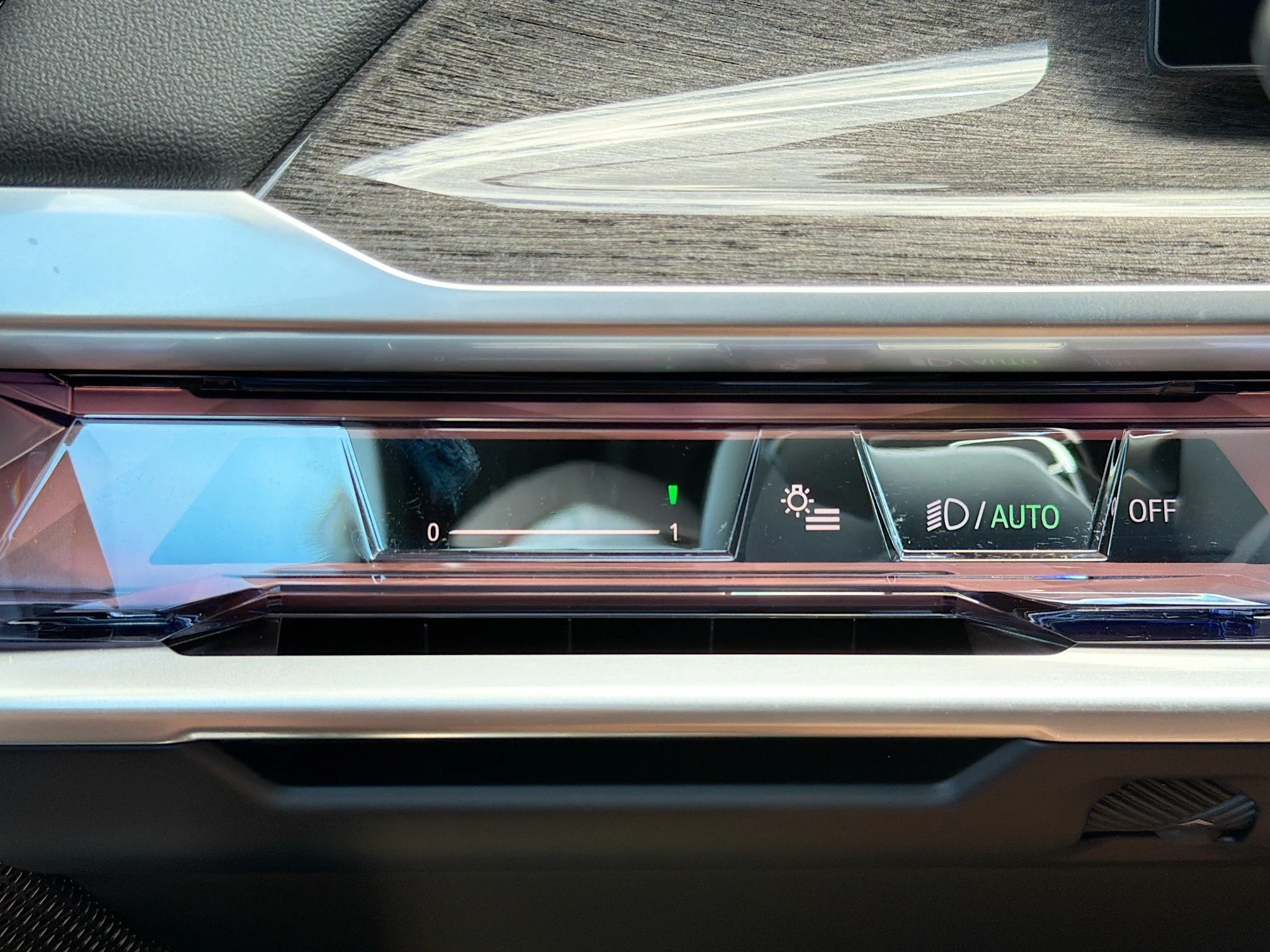 New 2026 Mineral White Metallic BMW 740i image 35