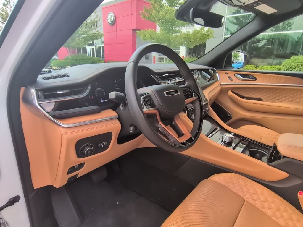 Used 2024 White Jeep Summit Reserve image 10
