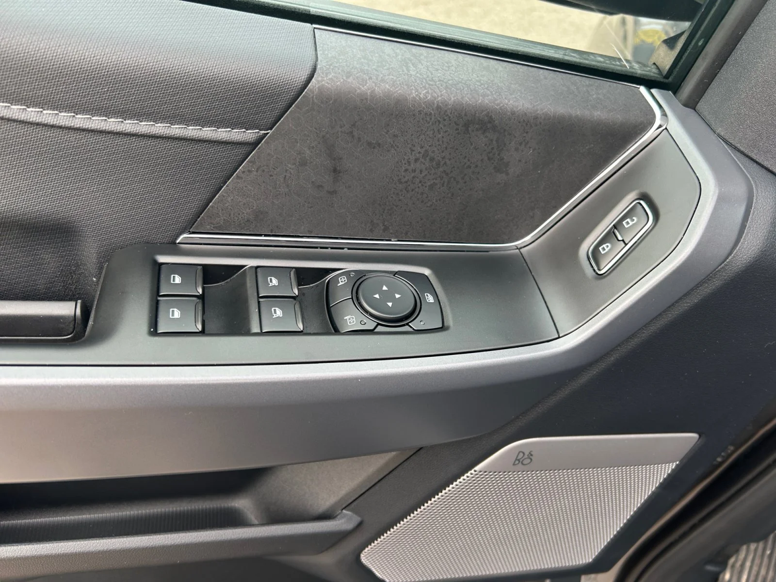 New 2026 Carbonized Grey Metallic Ford XLT image 17