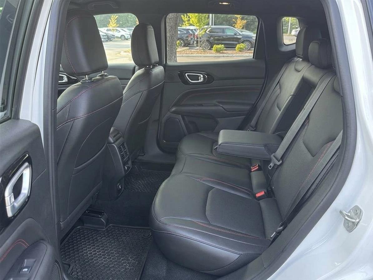 Used 2024 Bright White Clearcoat Jeep Trailhawk image 17