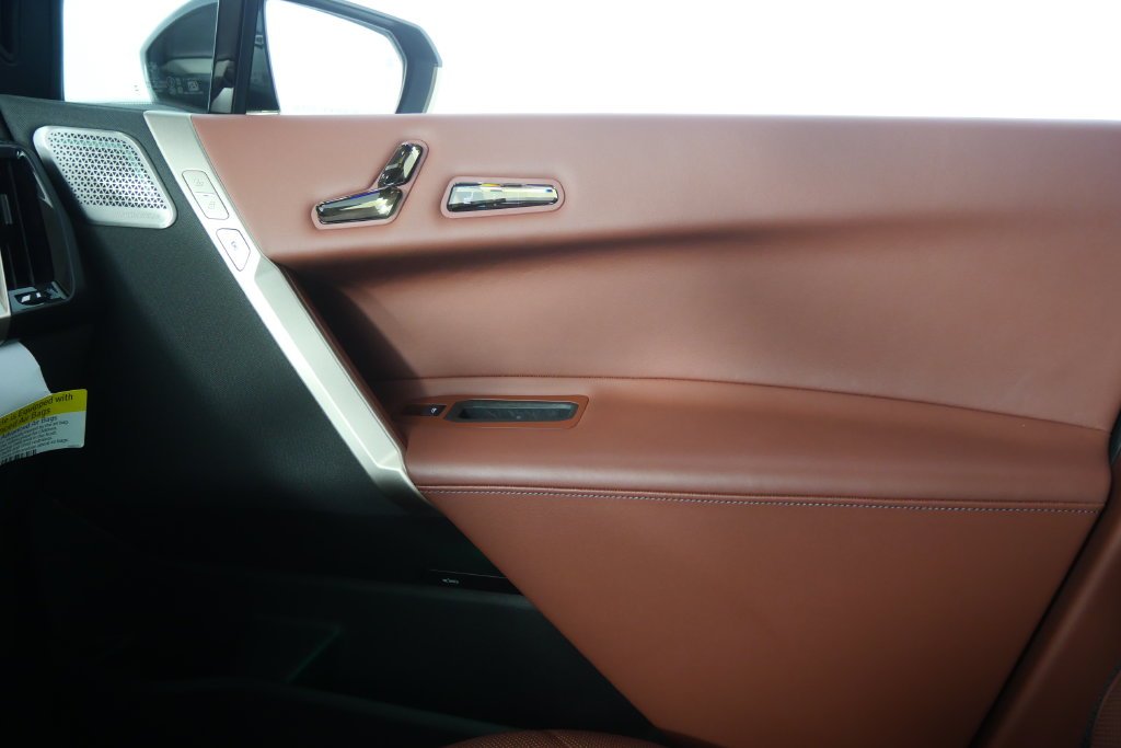 Certified Used 2024 Black Sapphire Metallic BMW M60 image 29