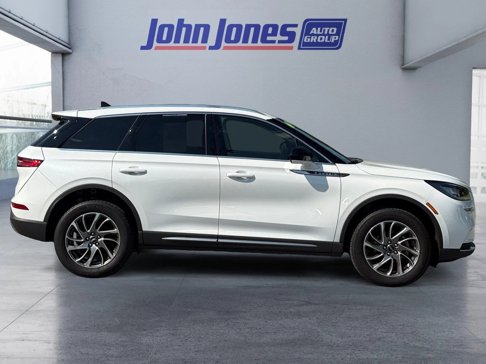 Used 2022 Pristine White Lincoln Standard image 6