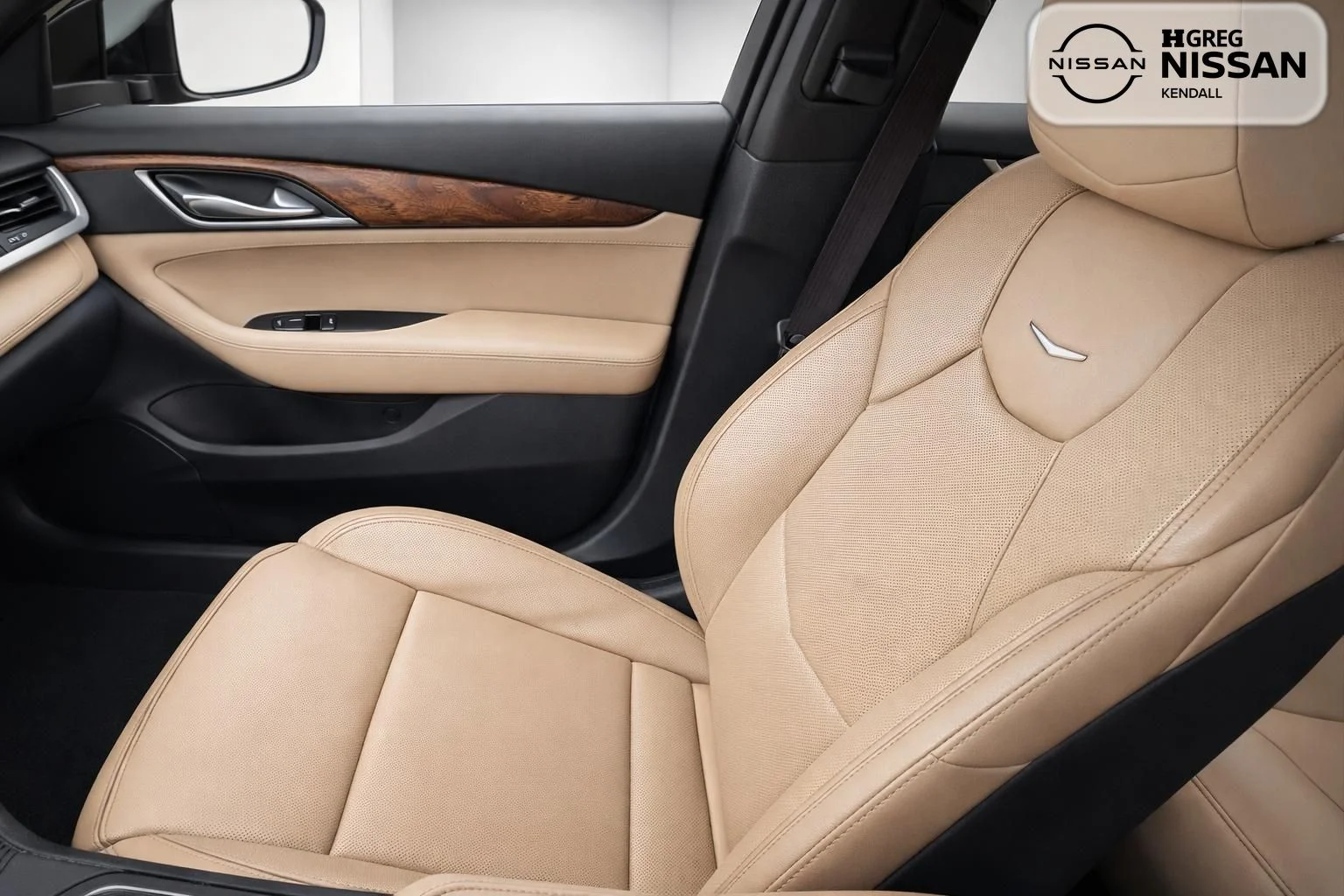 Used 2020 White Cadillac Premium Luxury image 10