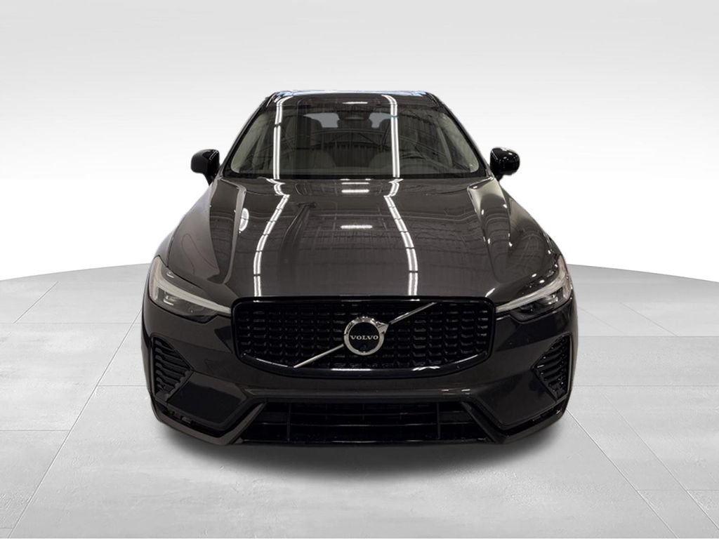 Used 2023 Gray Volvo  image 8