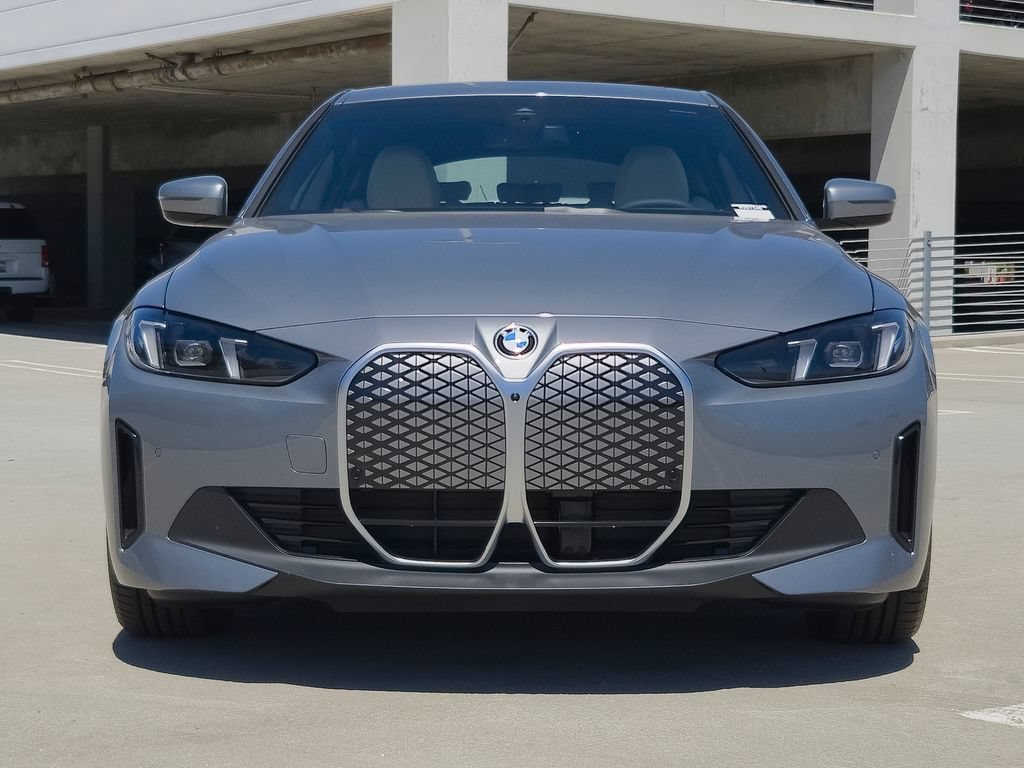 New 2026 Skyscraper Grey Metallic BMW eDrive40 image 2