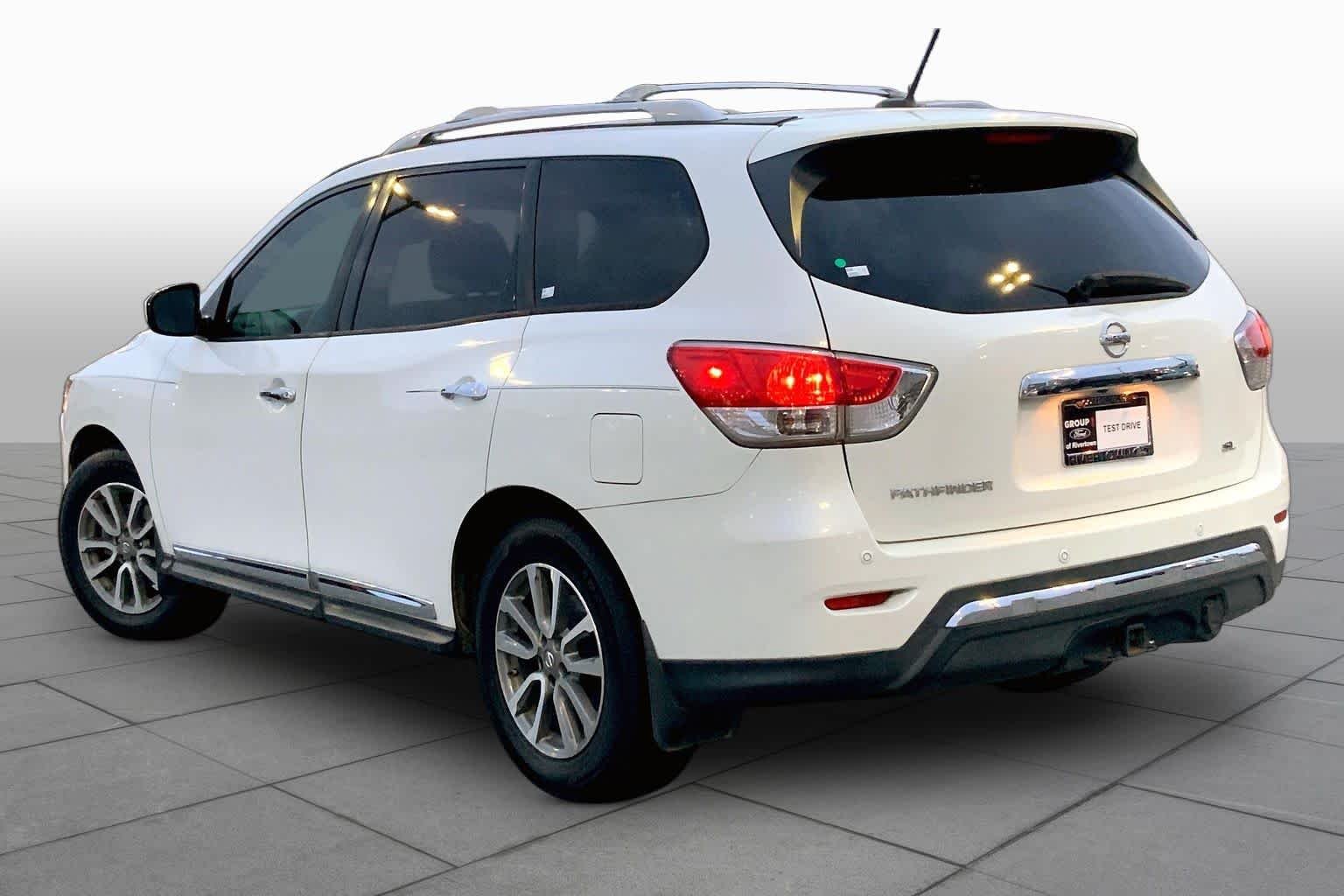 Used 2014 Moonlight White Nissan SL image 11
