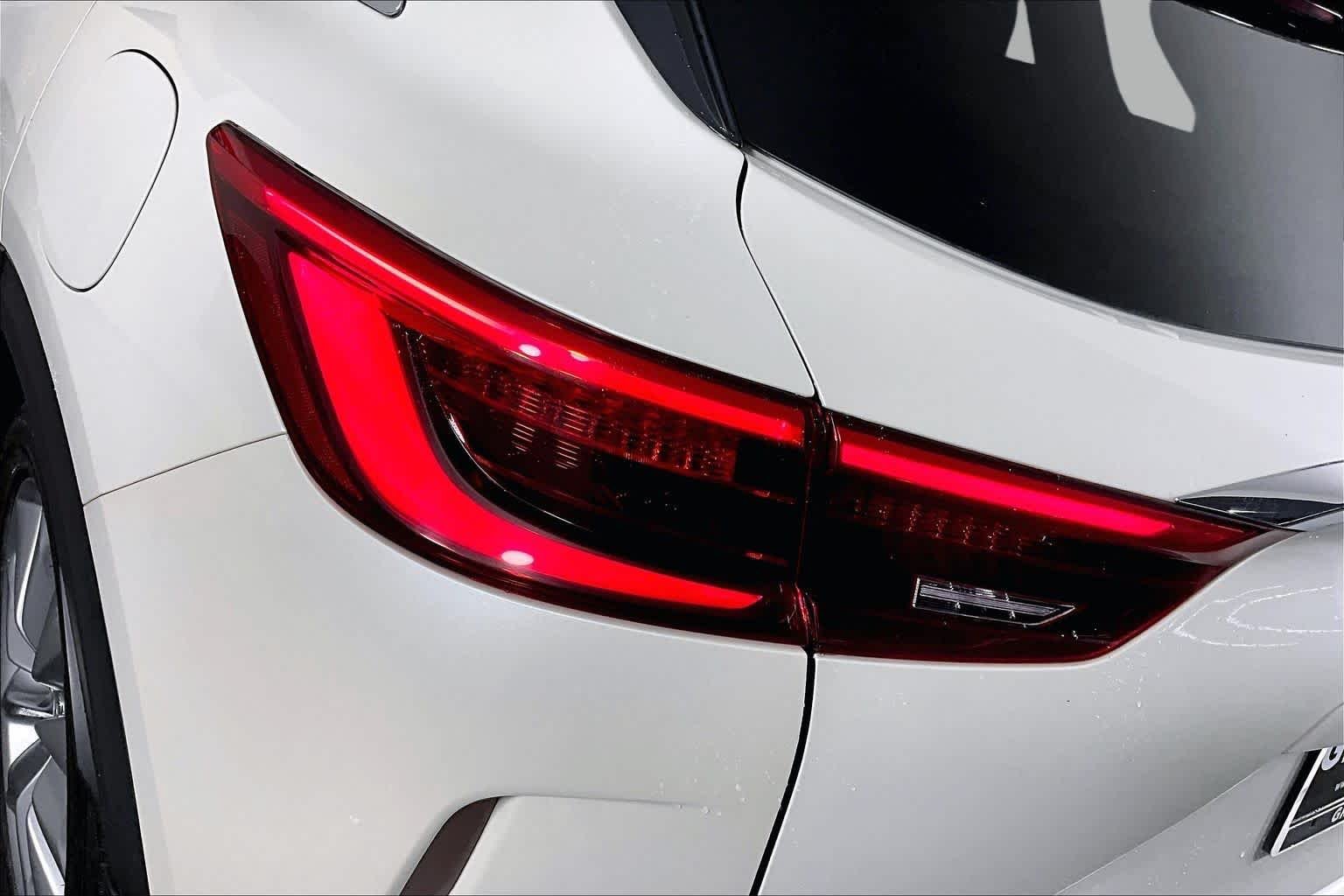 Used 2020 Majestic White INFINITI LUXE image 27