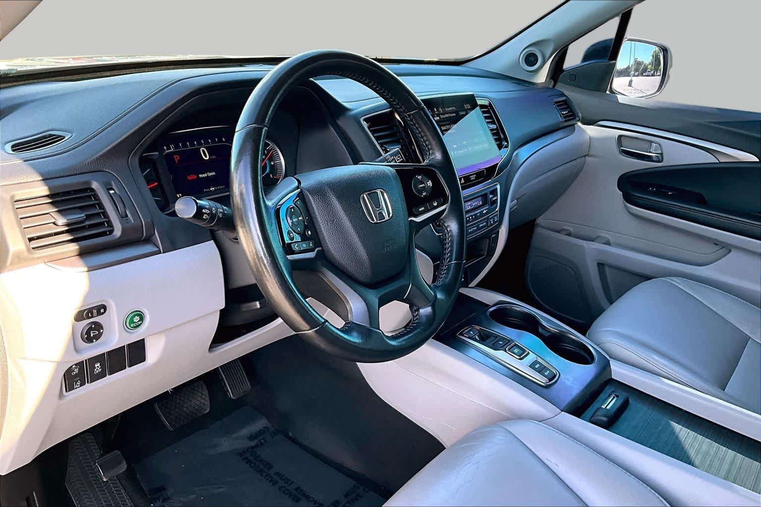 Used 2021 Lunar Silver Metallic Honda Special Edition image 16
