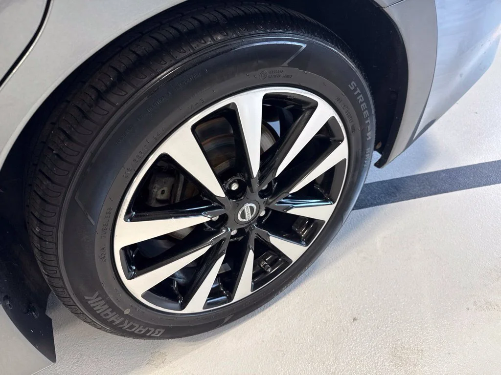 Used 2018 Gray Nissan 2.5 SV image 15