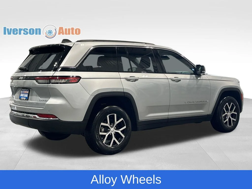 Used 2024 Silver Jeep Limited image 14