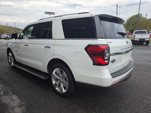 Used 2023 White Metallic Ford King Ranch image 4