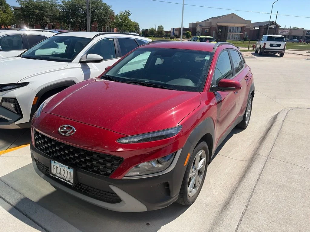 Used 2023 Red Hyundai SEL image 2
