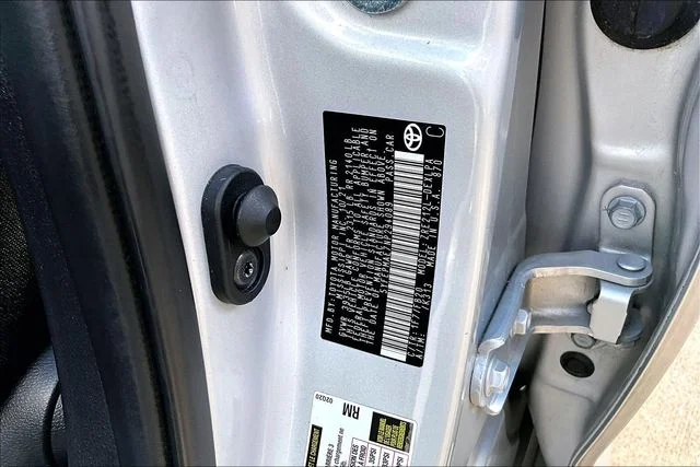 Used 2022 Silver Toyota LE image 18