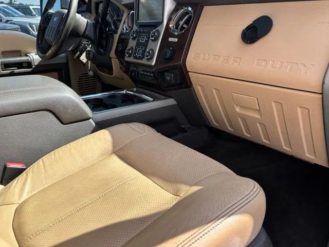 Used 2015  Ford Lariat image 23