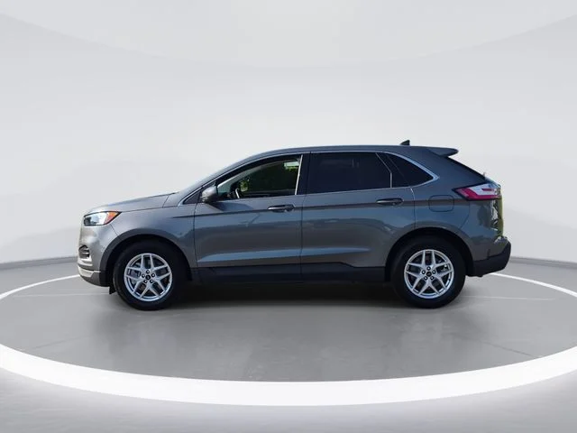 Used 2024 Gray Ford SEL image 5
