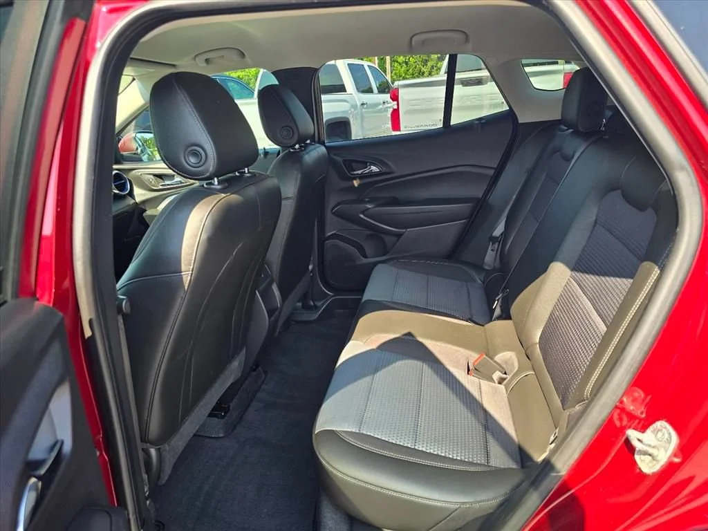 Used 2025 Crimson Metallic Chevrolet LT image 12