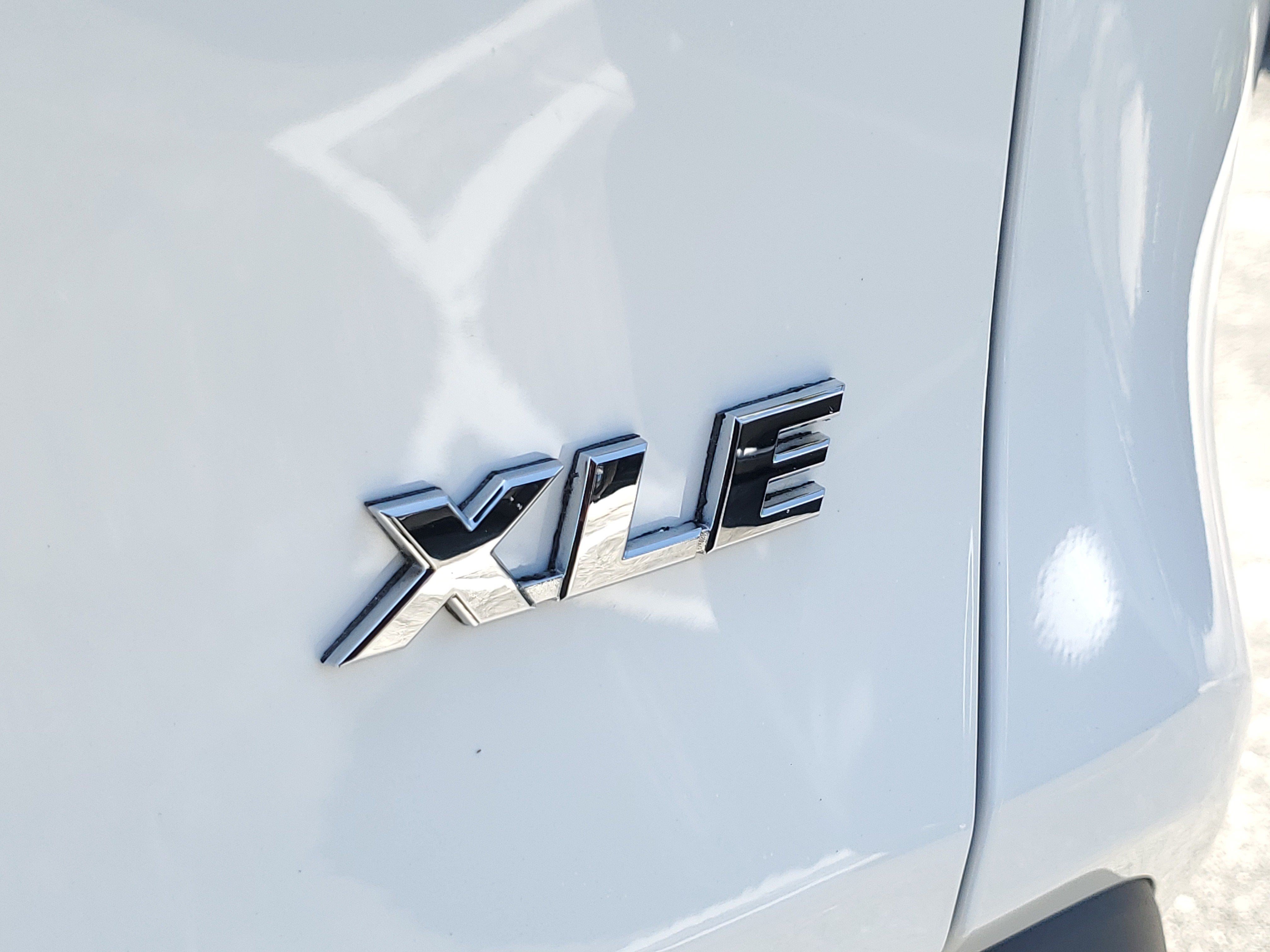 Used 2024 Ice Toyota XLE image 8