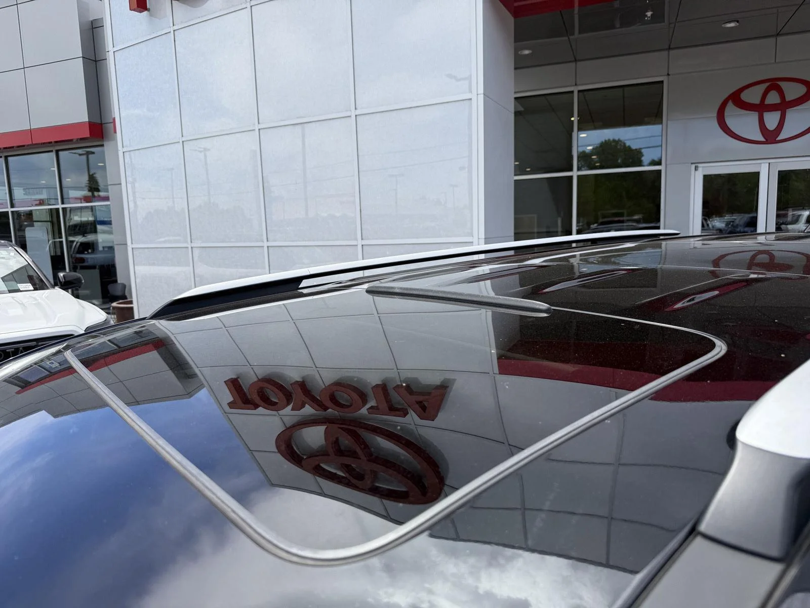 Used 2022 Aurora Black Kia SX Prestige image 10