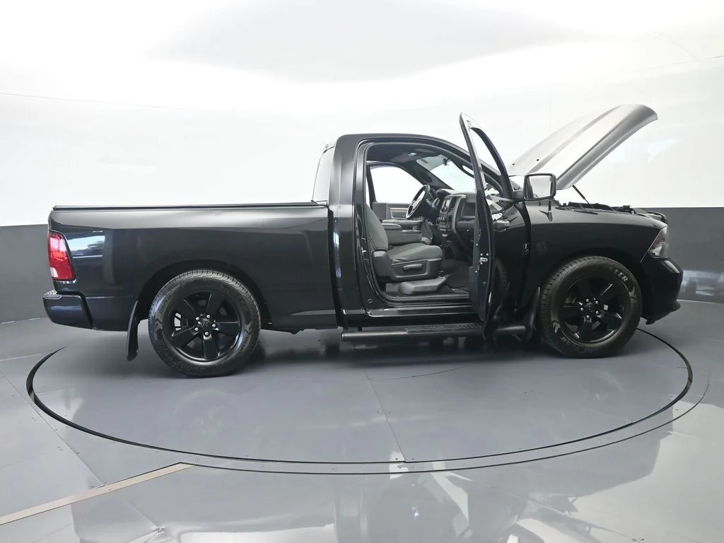 Used 2018 Brilliant Black Crystal Pearlcoat Ram Express image 68