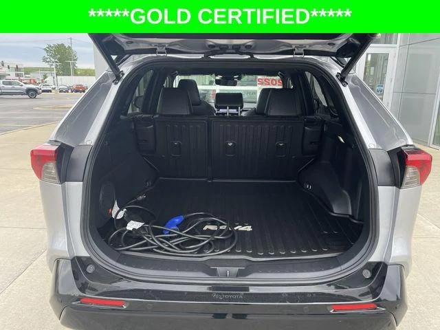 Certified Used 2022 SILVER SKY MET W/BLK Toyota  image 34