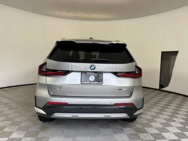 Used 2024 Space Silver Metallic BMW xDrive28i image 6