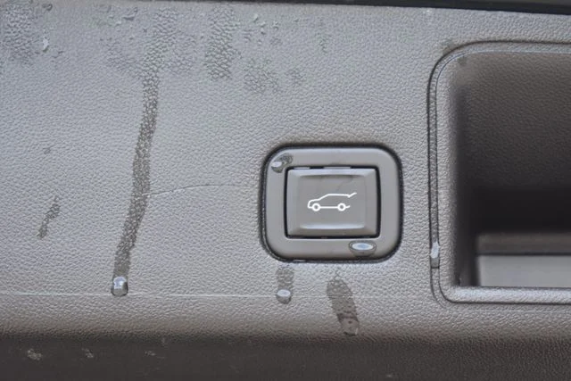 Used 2024 Black GMC SLT image 18