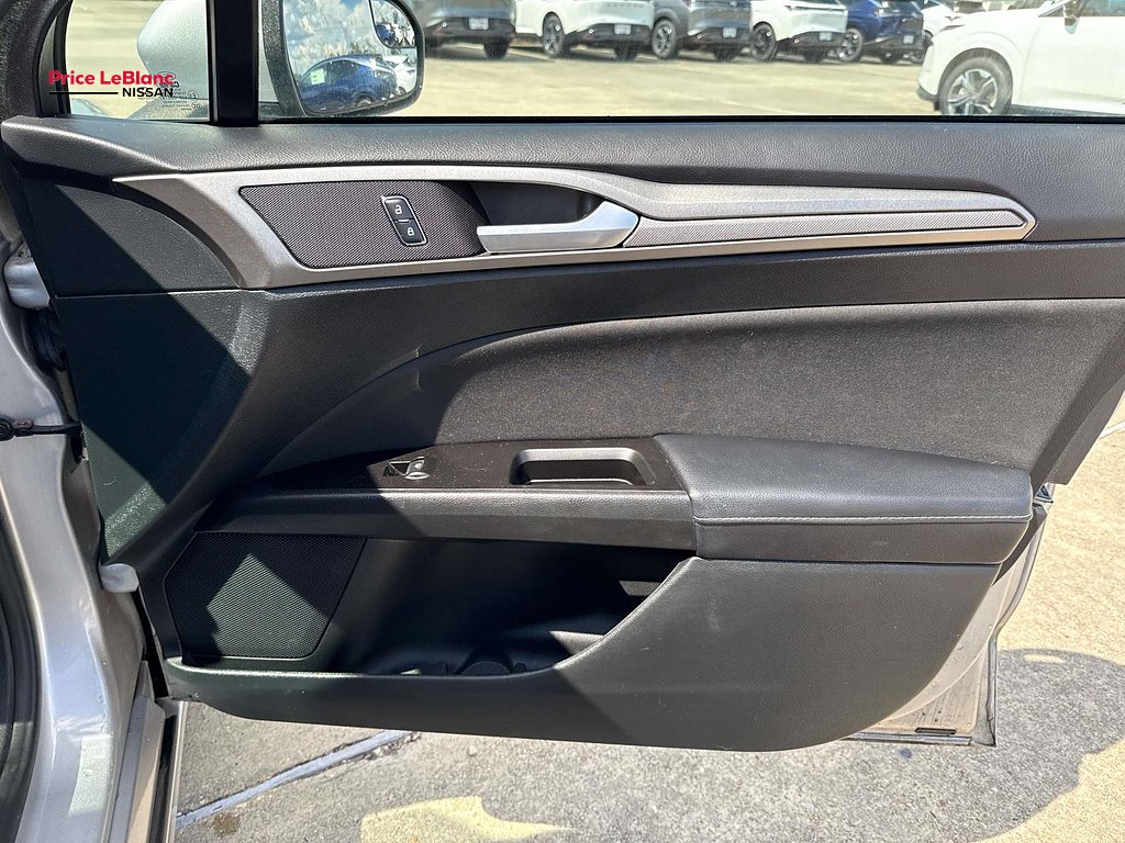 Used 2017 Ingot Silver Ford SE image 14