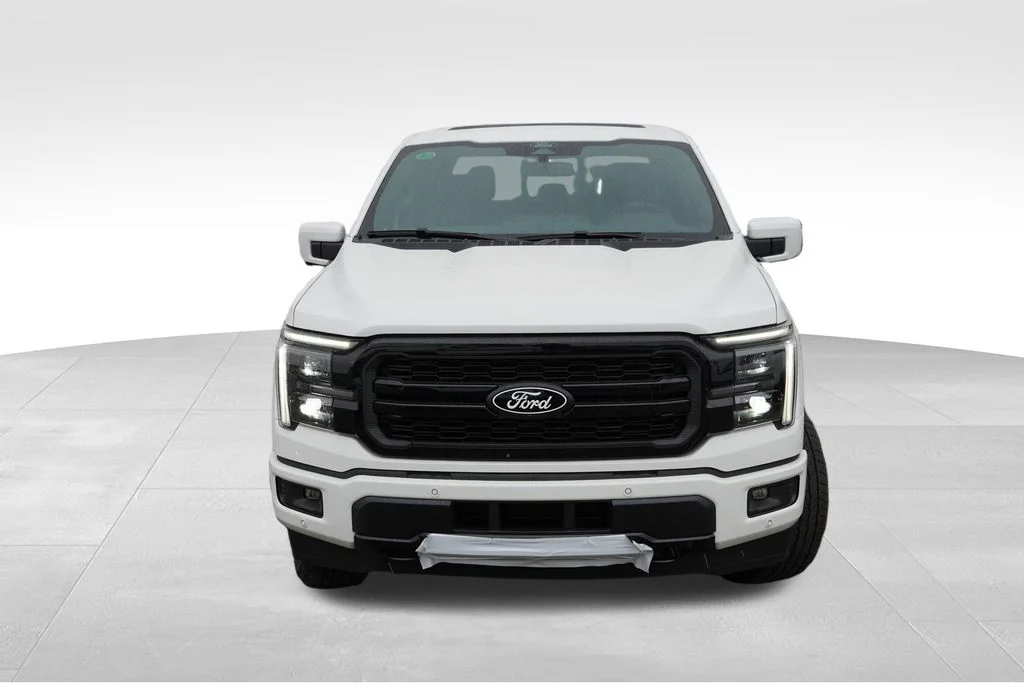 New 2026 Star White Metallic Tri-Coat Ford Lariat image 8
