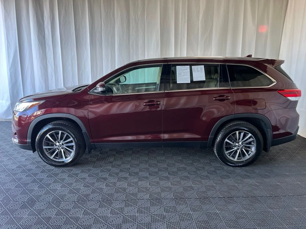 Used 2019 Red Toyota XLE image 29