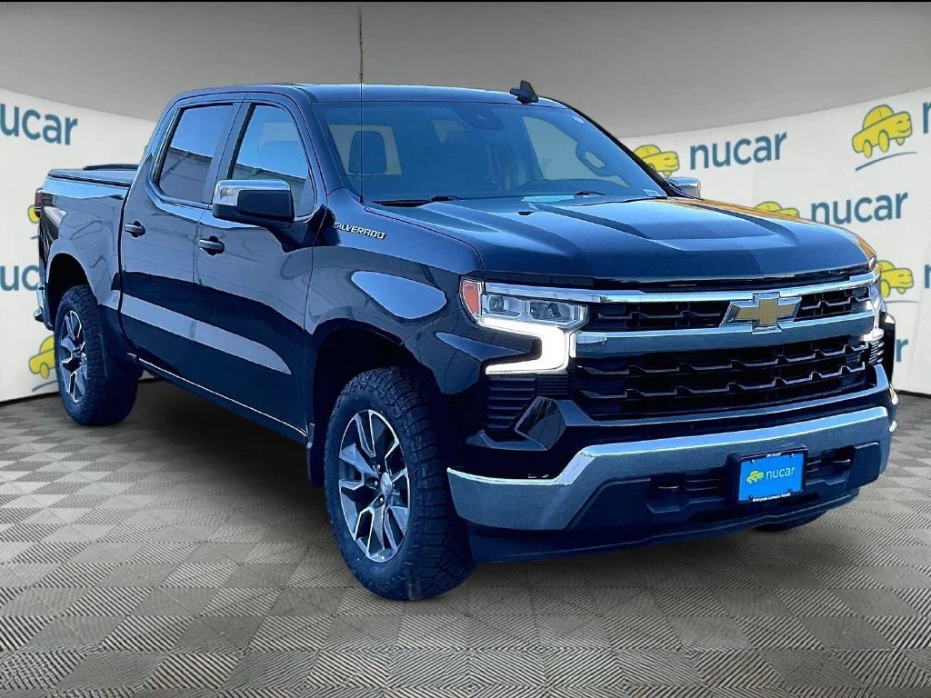 Used 2023 Black Chevrolet CrewCab 4x4 image 1