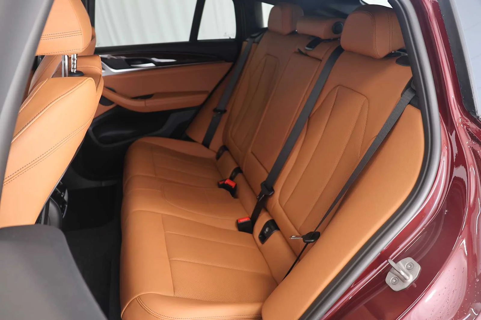Certified Used 2025 Aventurin Red Metallic BMW xDrive30i image 26