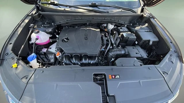 Used 2025 Black Hyundai SEL image 32