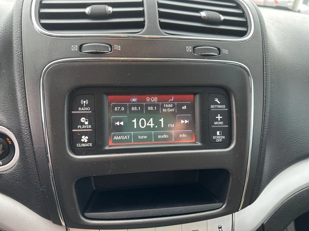 Used 2018 Blue Dodge SE image 20