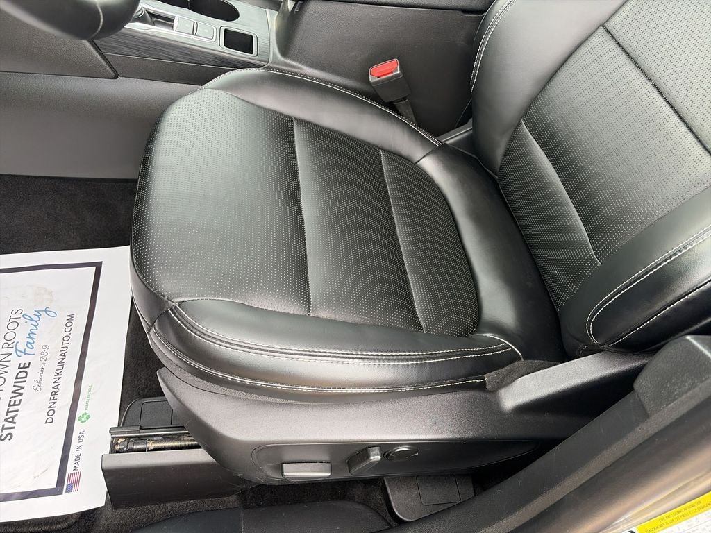 Used 2025  Ford Platinum image 12