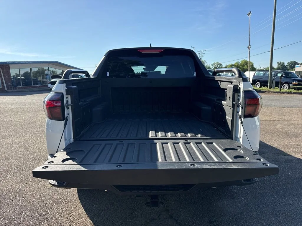 Used 2024  Hyundai SEL image 24