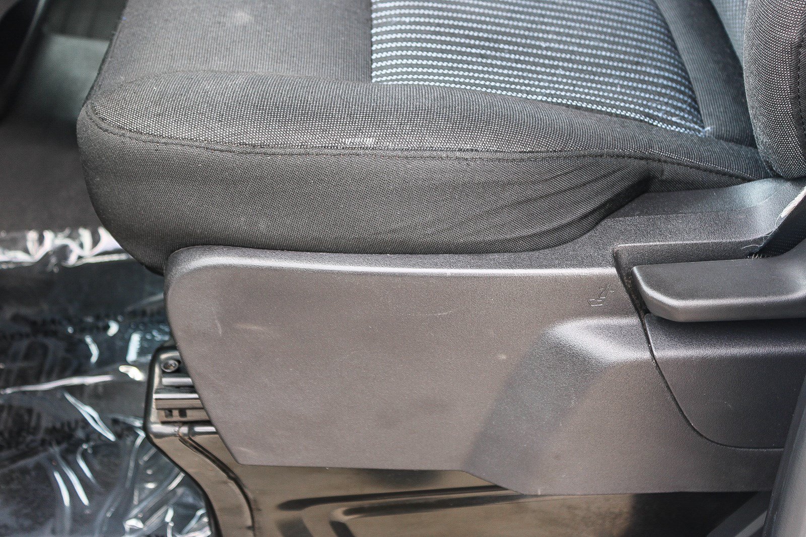 Used 2019 Oxford White Ford Base image 21