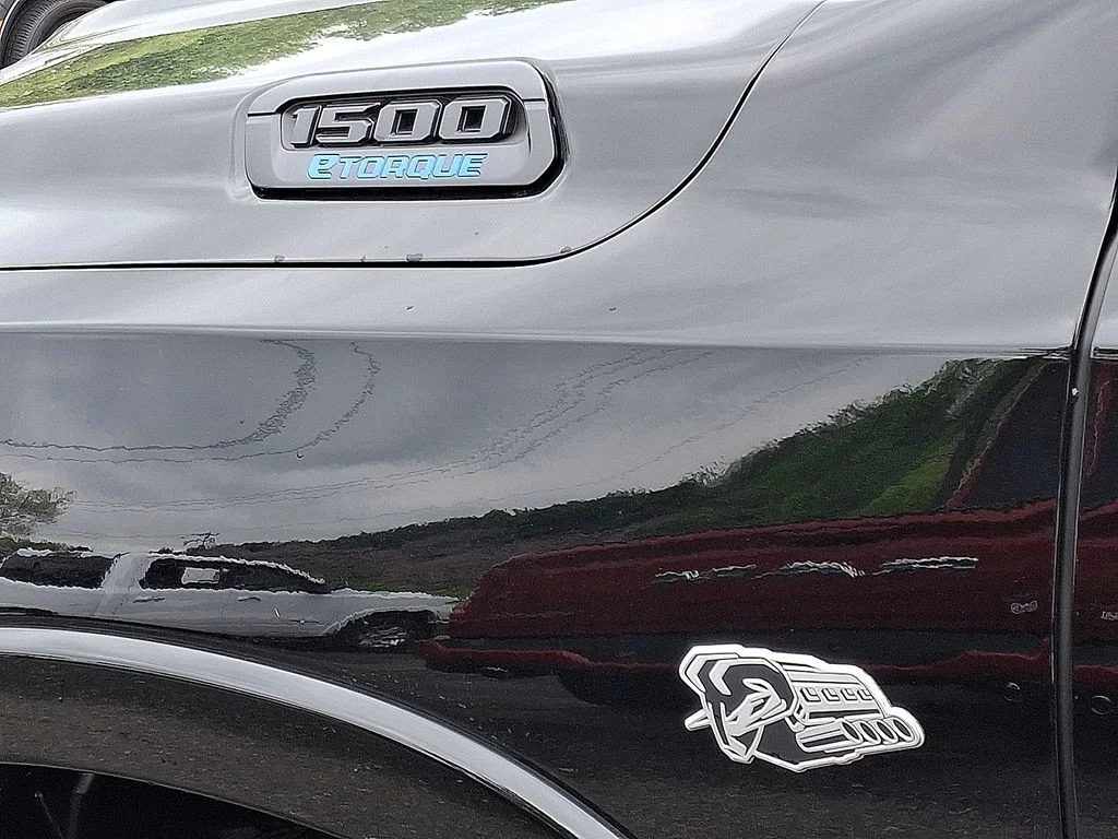 New 2026 Diamond Black Crystal Pearl-Coat Exterior Paint RAM Big Horn/Lone Star image 6