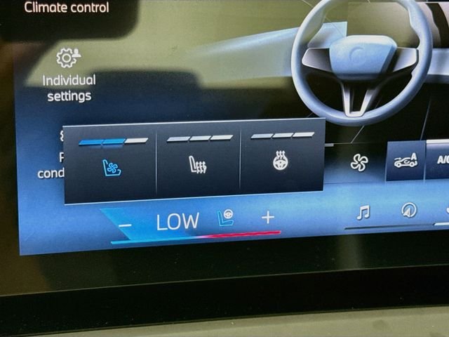 New 2027 Carbon Black Metallic BMW 550e xDrive image 21
