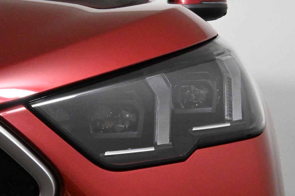 Used 2026 Red BMW xDrive28i image 11