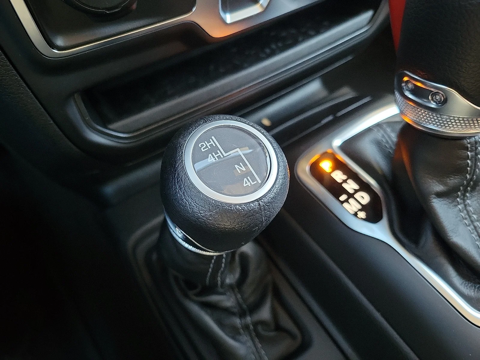 New 2026 PW7 Bright Whit Jeep 2-DOOR SPORT image 16