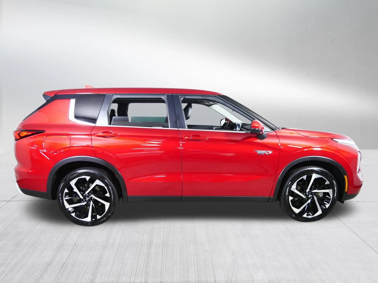 Used 2023 Red Diamond Mitsubishi SE image 8