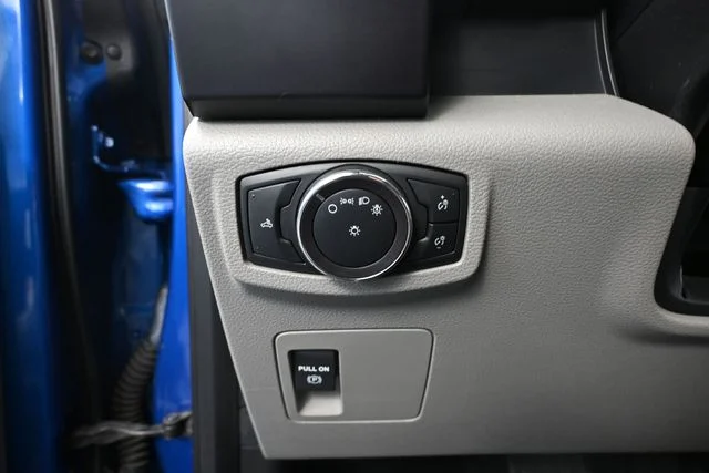 Used 2017 Blue Ford XL image 31