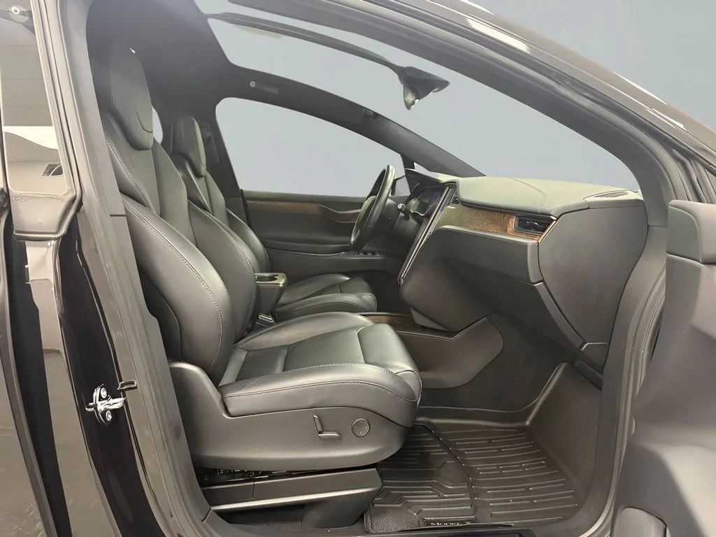 Used 2018 Black Tesla 100D image 12