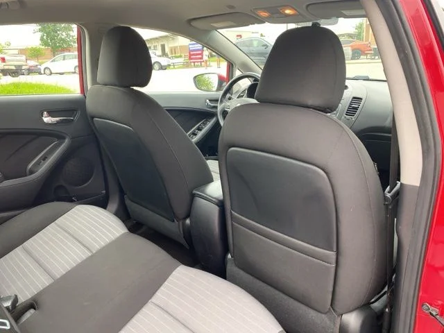 Used 2015 Red Kia EX image 22