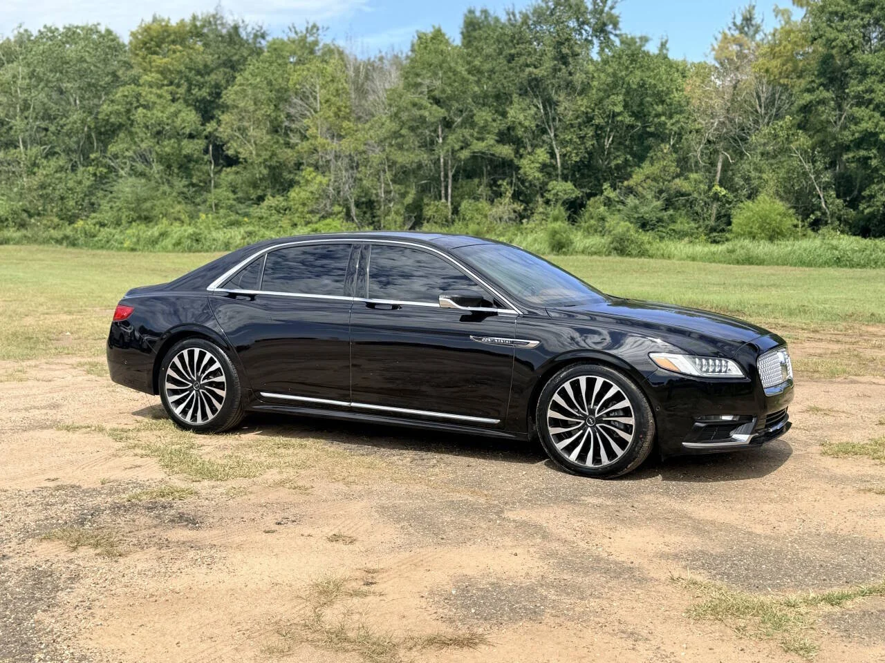 Used 2017 Black Lincoln Black Label AWD 4dr Sedan image 7