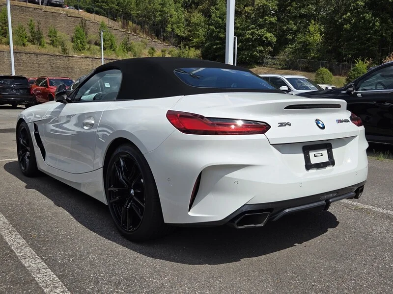 Used 2022 Alpine White BMW SDRIVE M40I image 7
