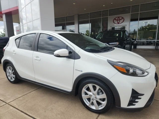 Used 2018  Toyota Four image 4